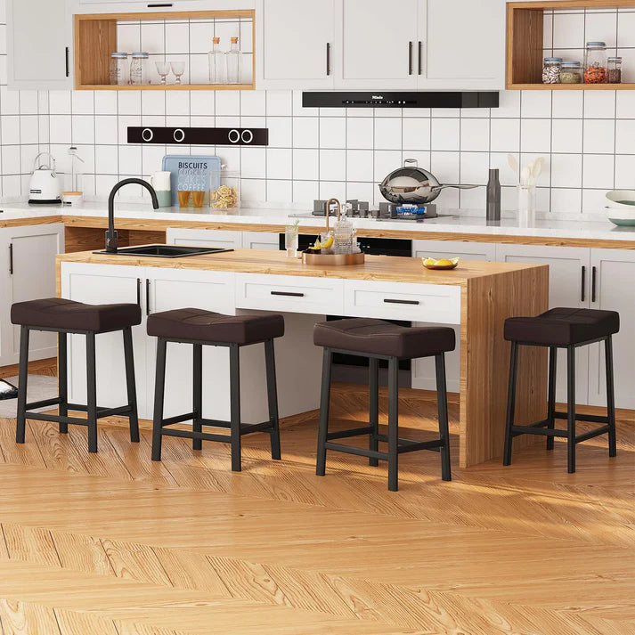 Garvee Set of 4 Brown Saddle Bar Stools – 61cm Counter Height Breakfast Bar Stools – Padded Backless Faux Leather Seats for Kitchen Island