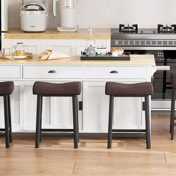Garvee Set of 4 Brown Saddle Bar Stools – 61cm Counter Height Breakfast Bar Stools – Padded Backless Faux Leather Seats for Kitchen Island